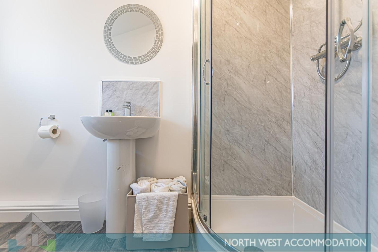 Relocation Or Family Stay 3Br Home In Warrington Buitenkant foto