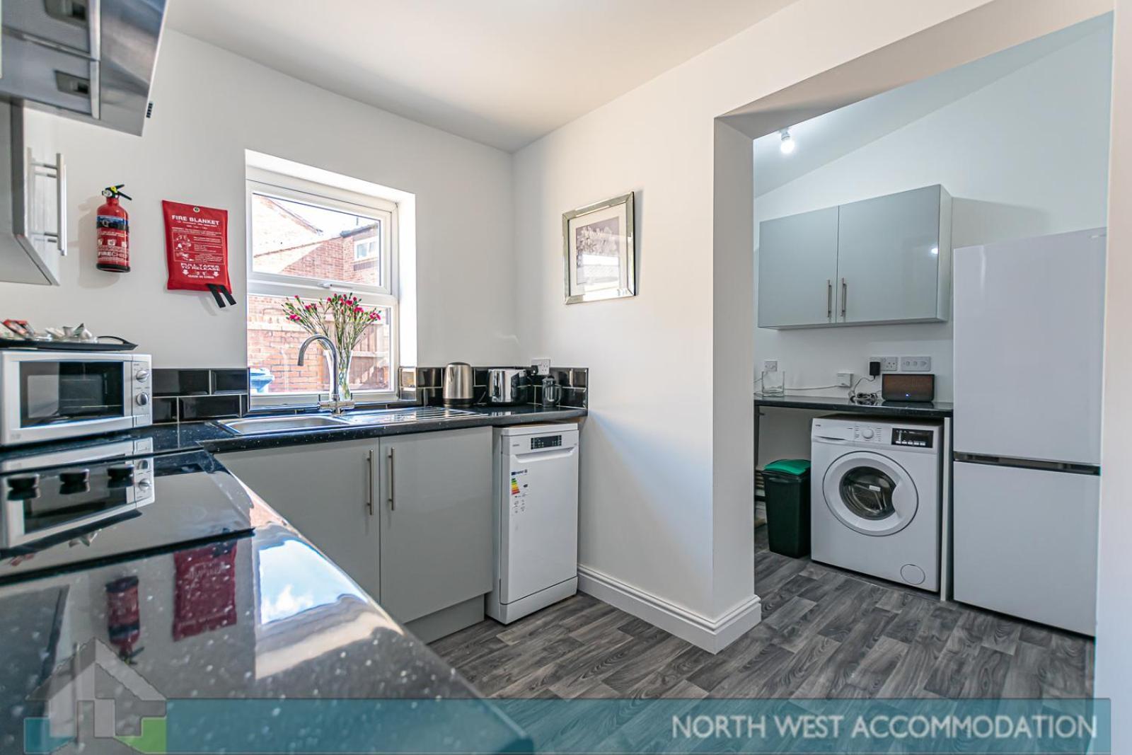 Relocation Or Family Stay 3Br Home In Warrington Buitenkant foto
