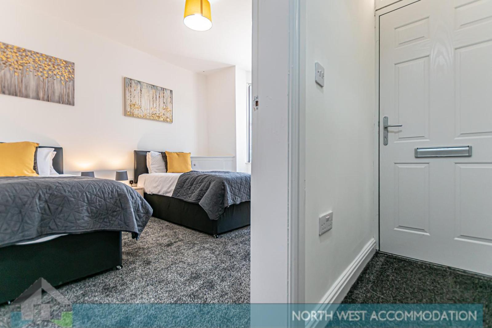 Wellfield Serviced Accommodation Warrington Buitenkant foto