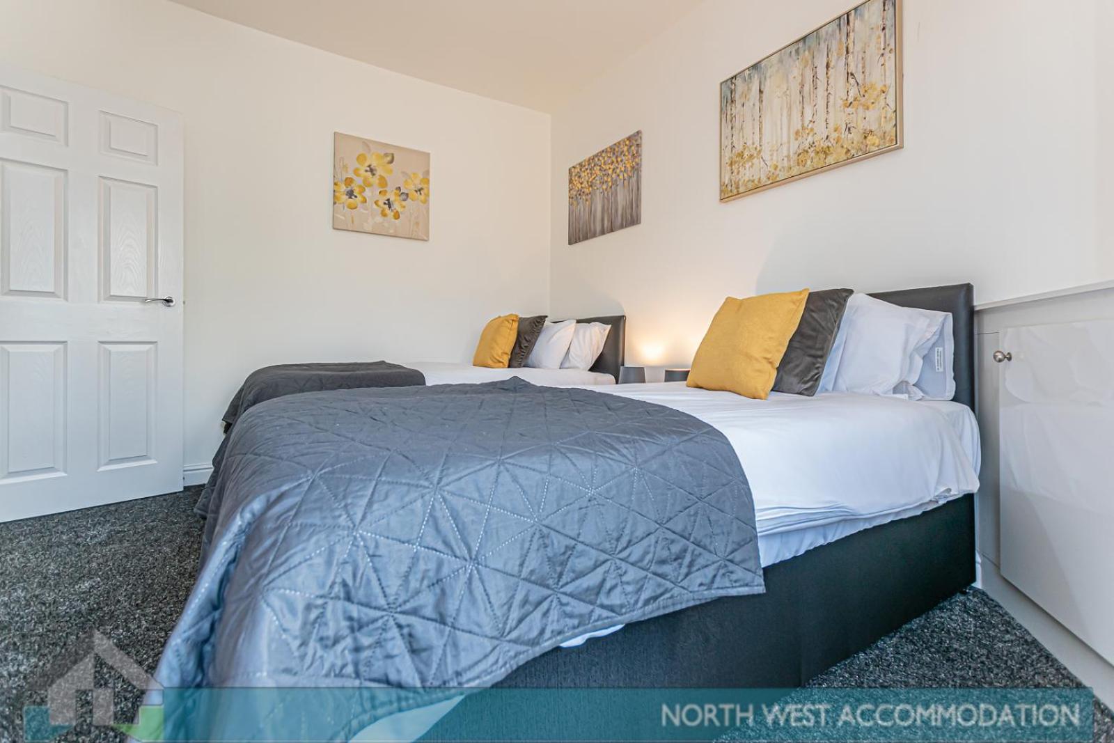 Wellfield Serviced Accommodation Warrington Buitenkant foto