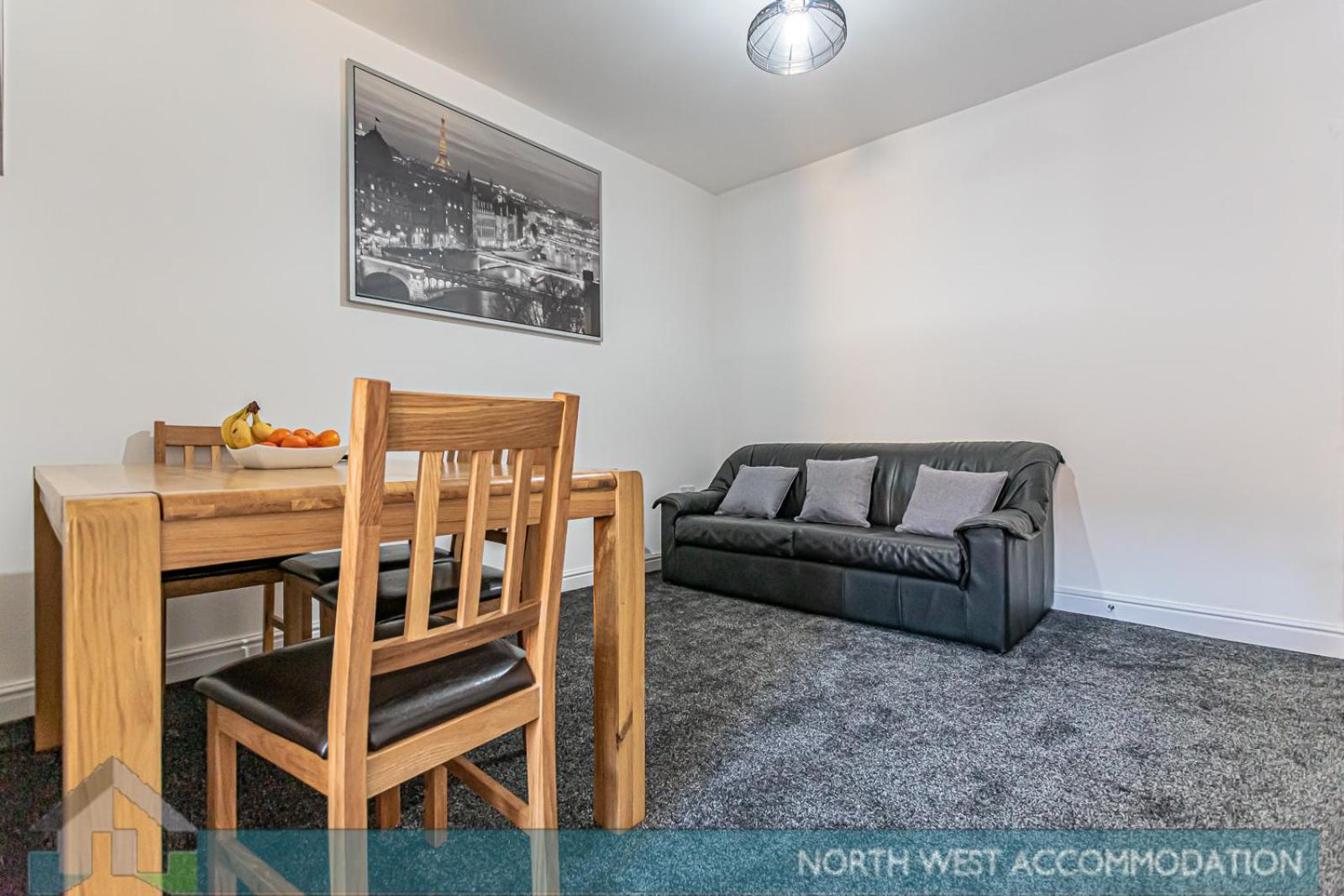 Wellfield Serviced Accommodation Warrington Buitenkant foto